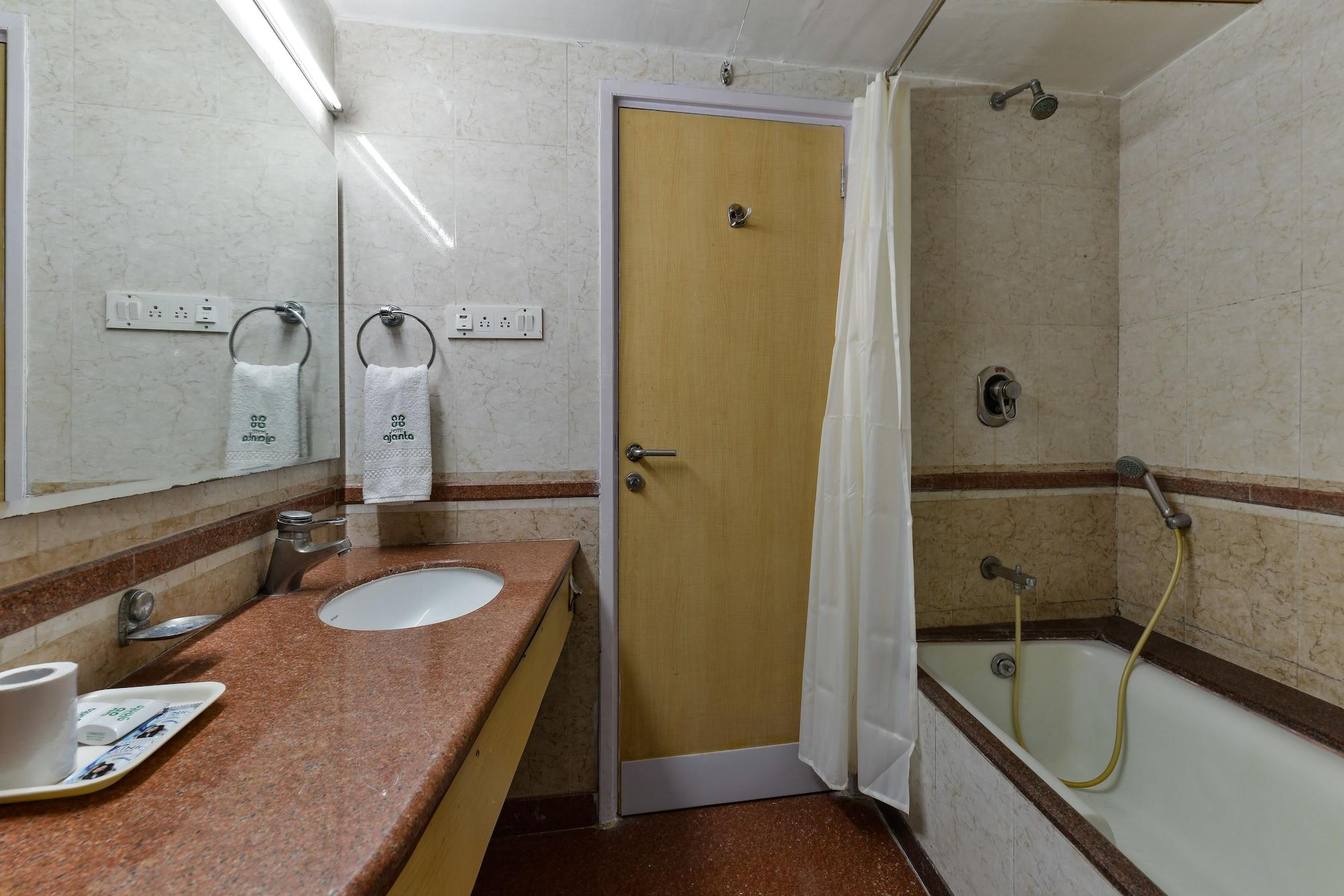 Hotel Ajanta Mumbai Dış mekan fotoğraf