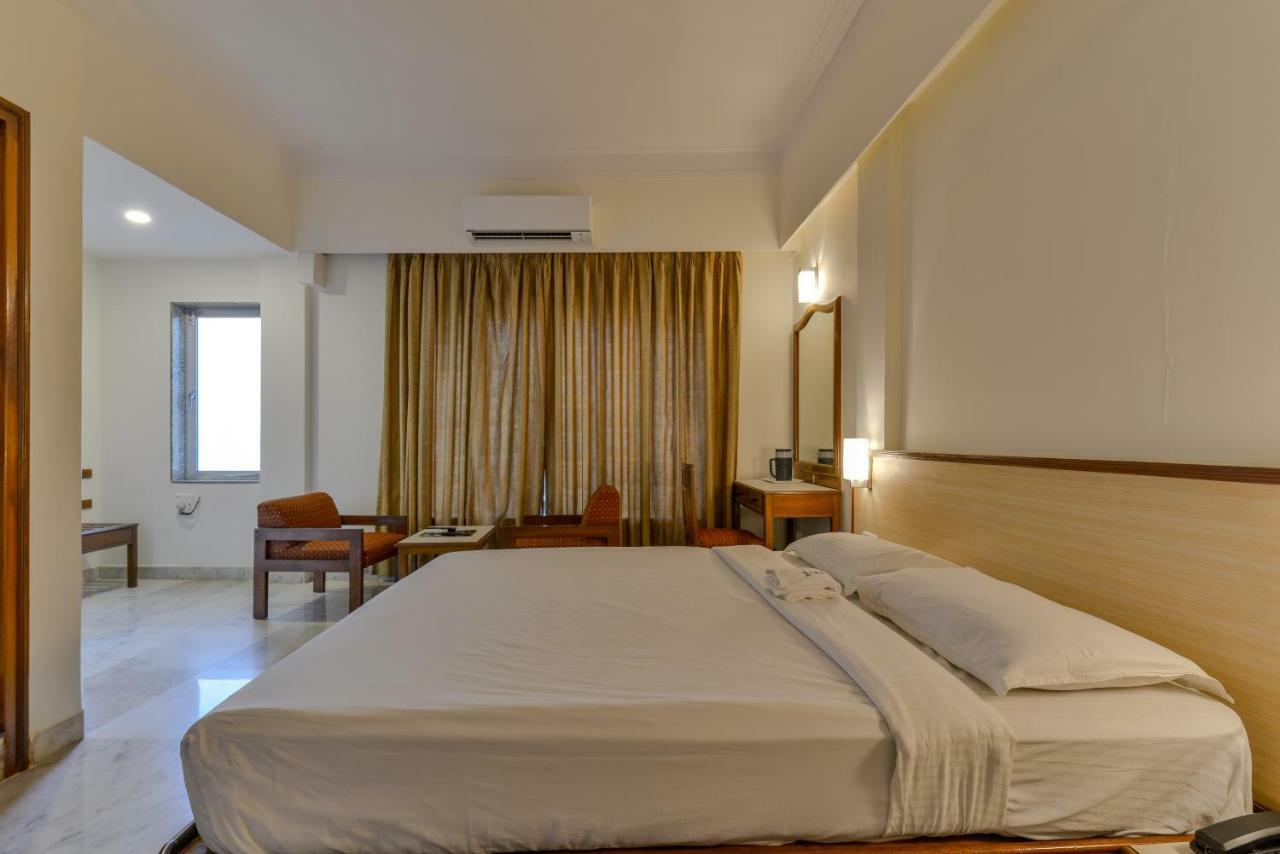 Hotel Ajanta Mumbai Dış mekan fotoğraf